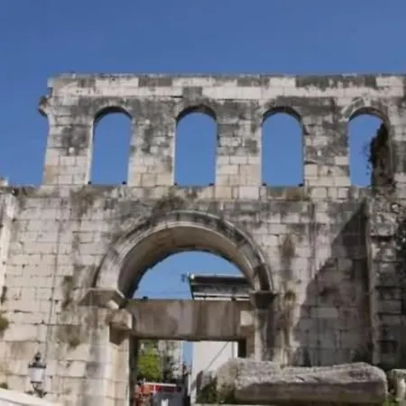 Miko - Location Appartement Split