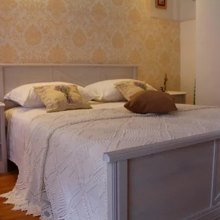 Apartment Miko - Location *